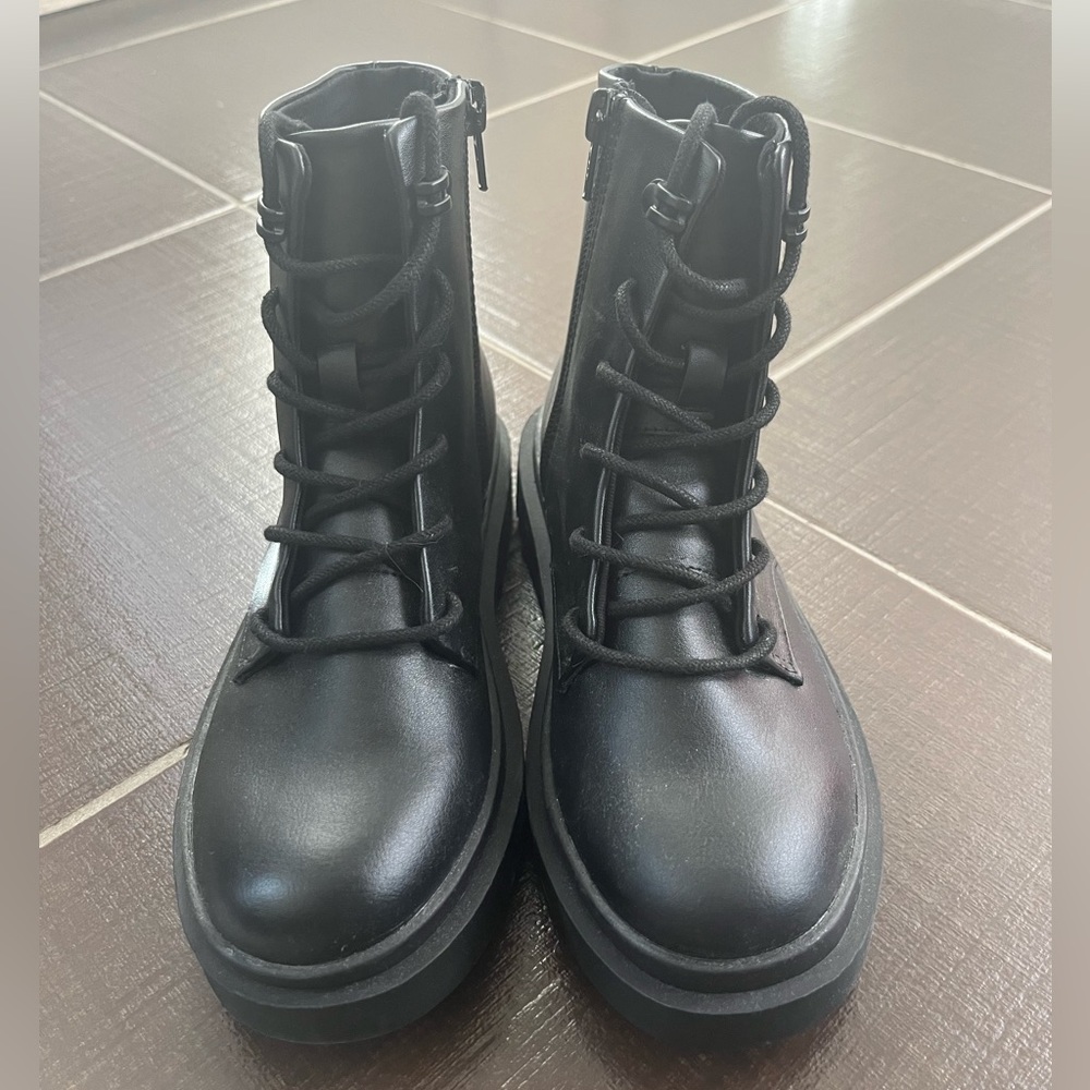 Boys Zara Boots - Size 34 - BRAND NEW!!